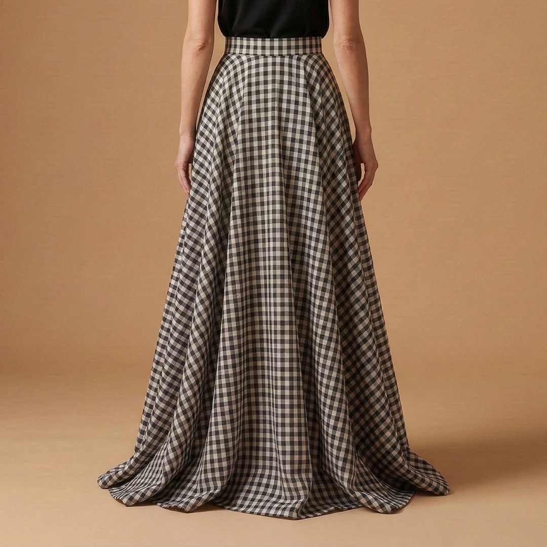 Women’s Skirt with Adjustable Length and Woven Design