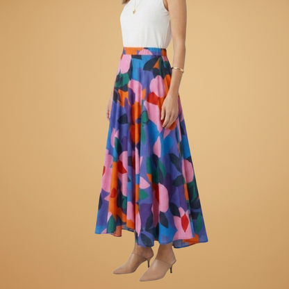 Women’s Skirt with Elastic Waistband and Modern Graphic Design