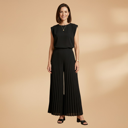 Women's Two-Piece Set with Pleated Trousers and Flattering Fit