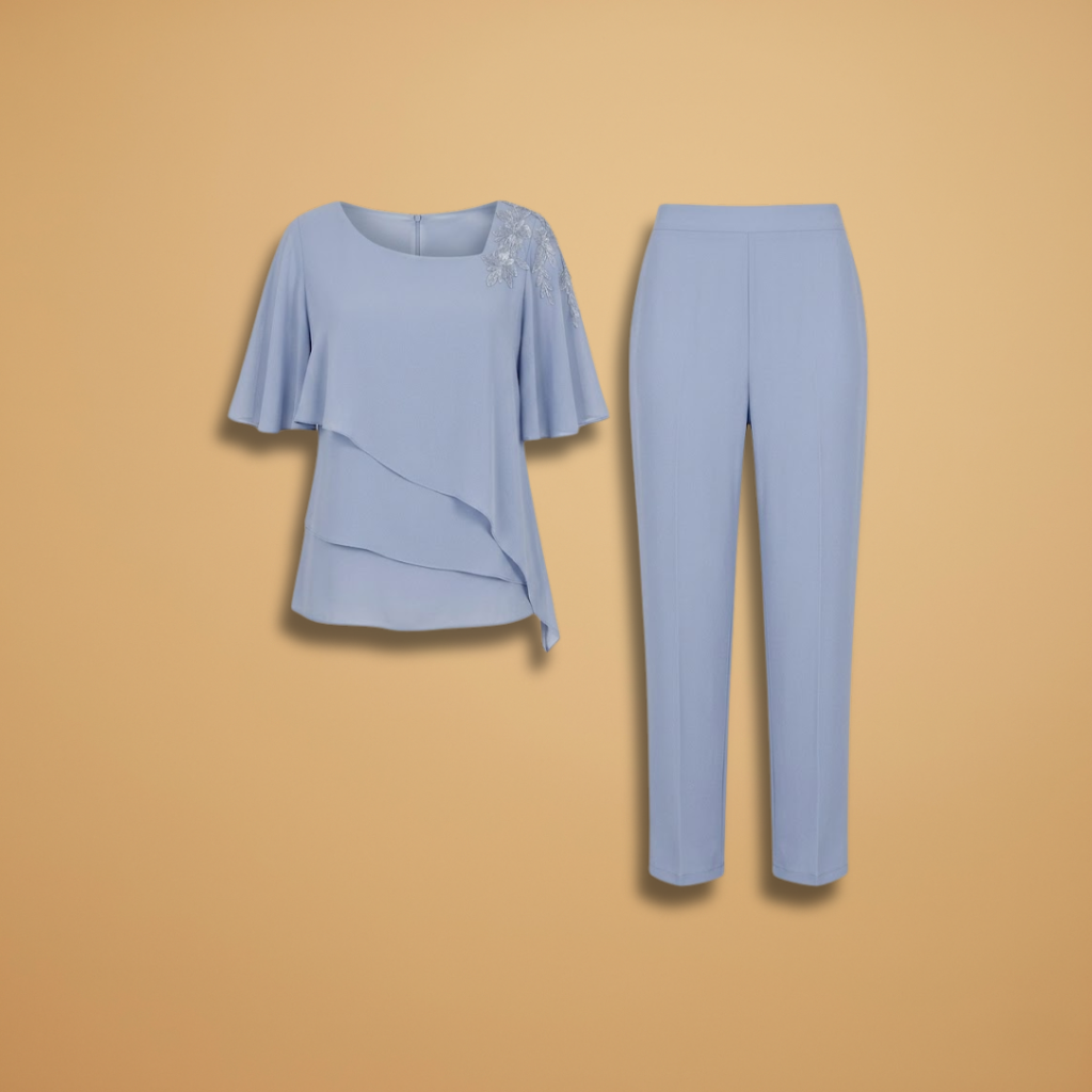 Women's Two-Piece Set with Tapered Legs and Short Sleeves