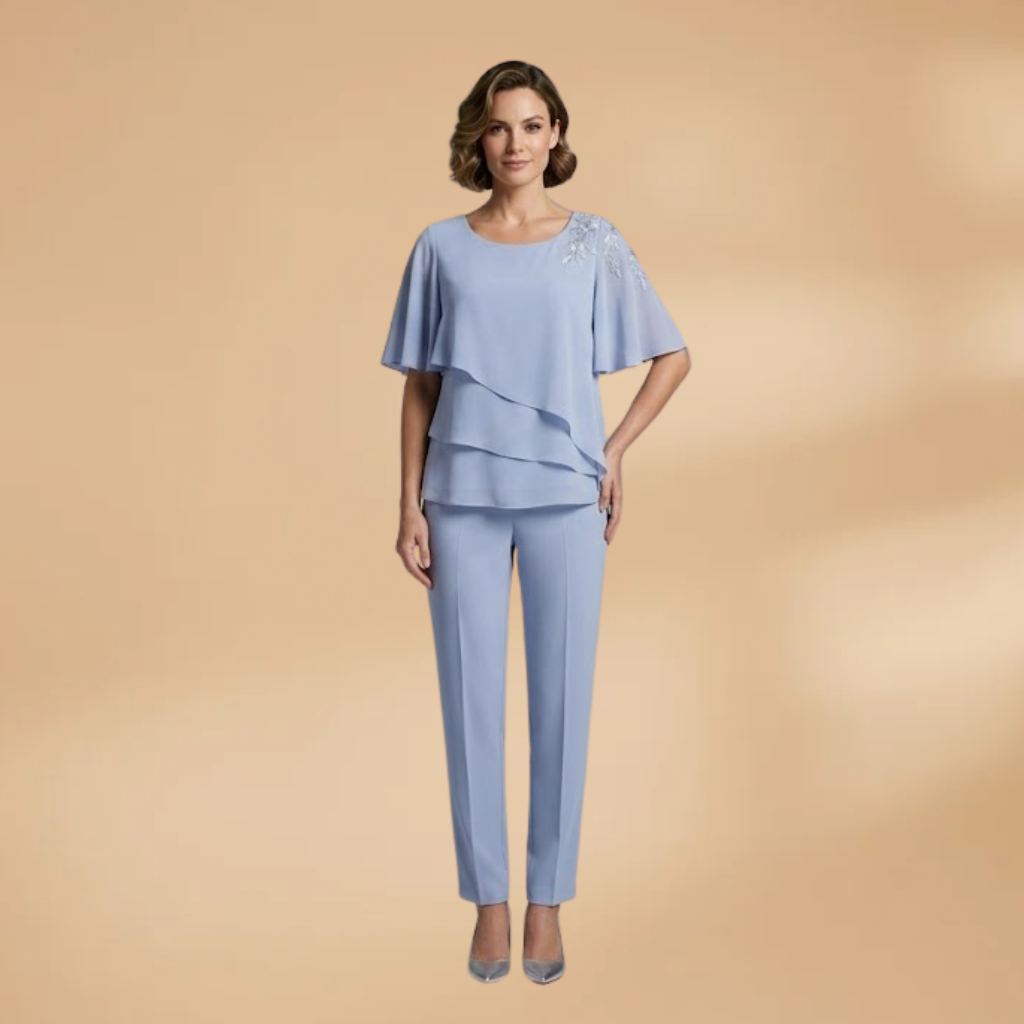 Women's Two-Piece Set with Tapered Legs and Short Sleeves