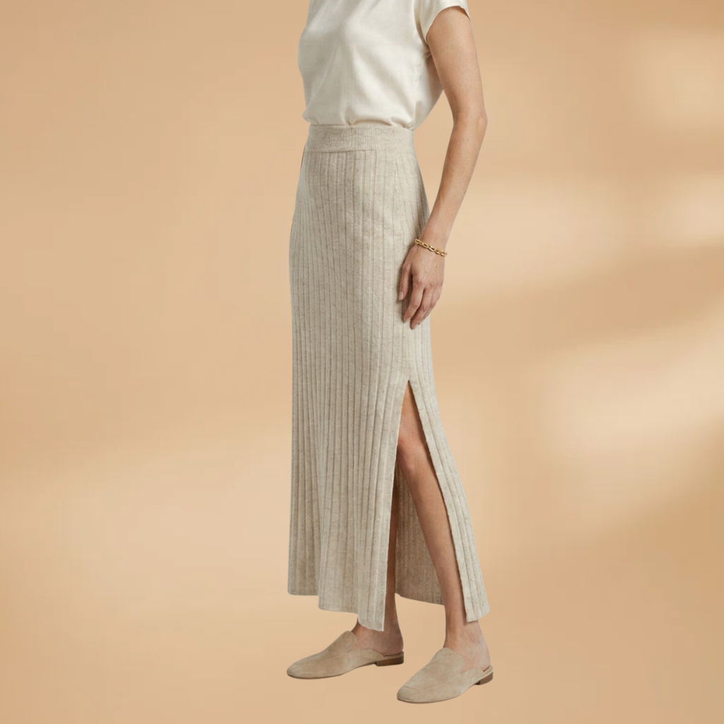 Women’s Knitted Skirt with Tailored Fit and Flowing Hem