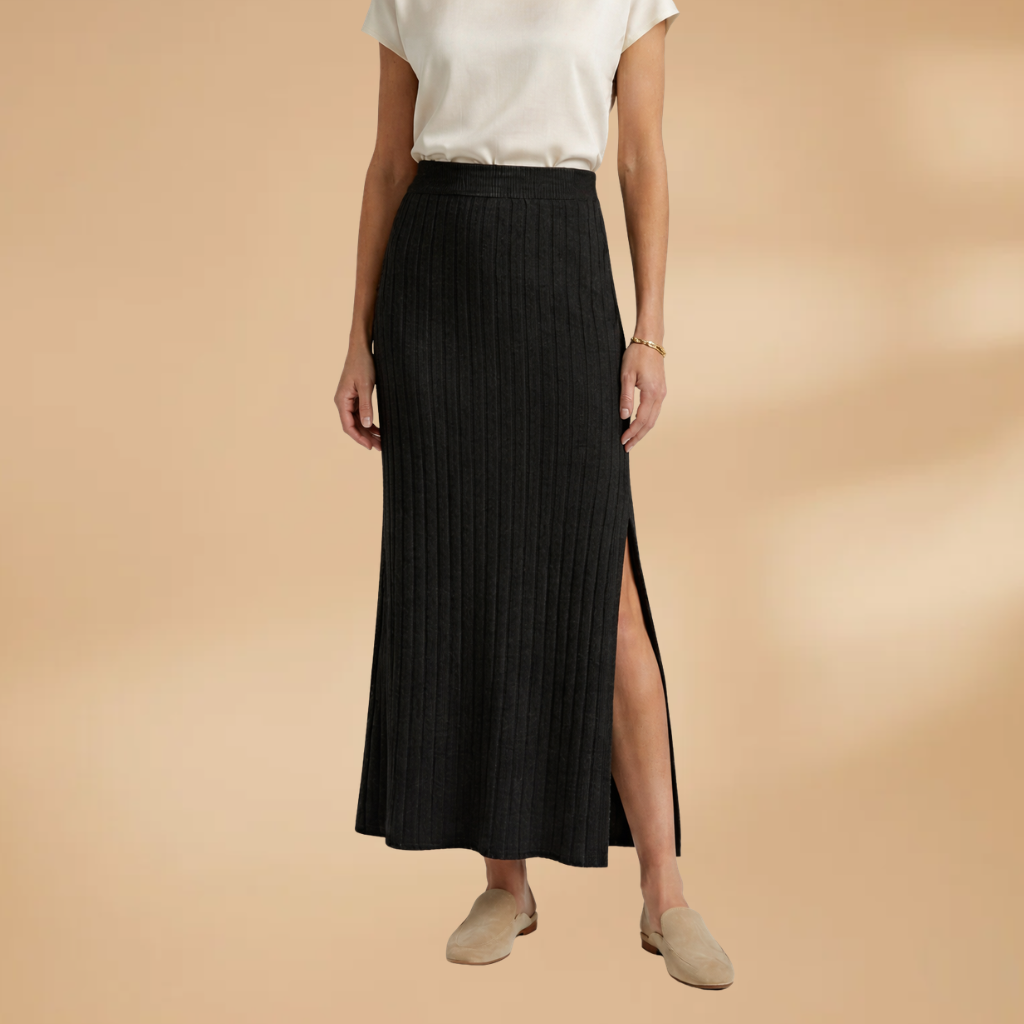 Women’s Knitted Skirt with Tailored Fit and Flowing Hem