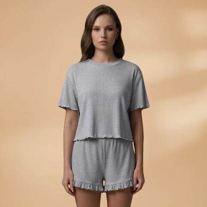 Women’s Loungewear Set with Ruffle Details and Ribbed Surface