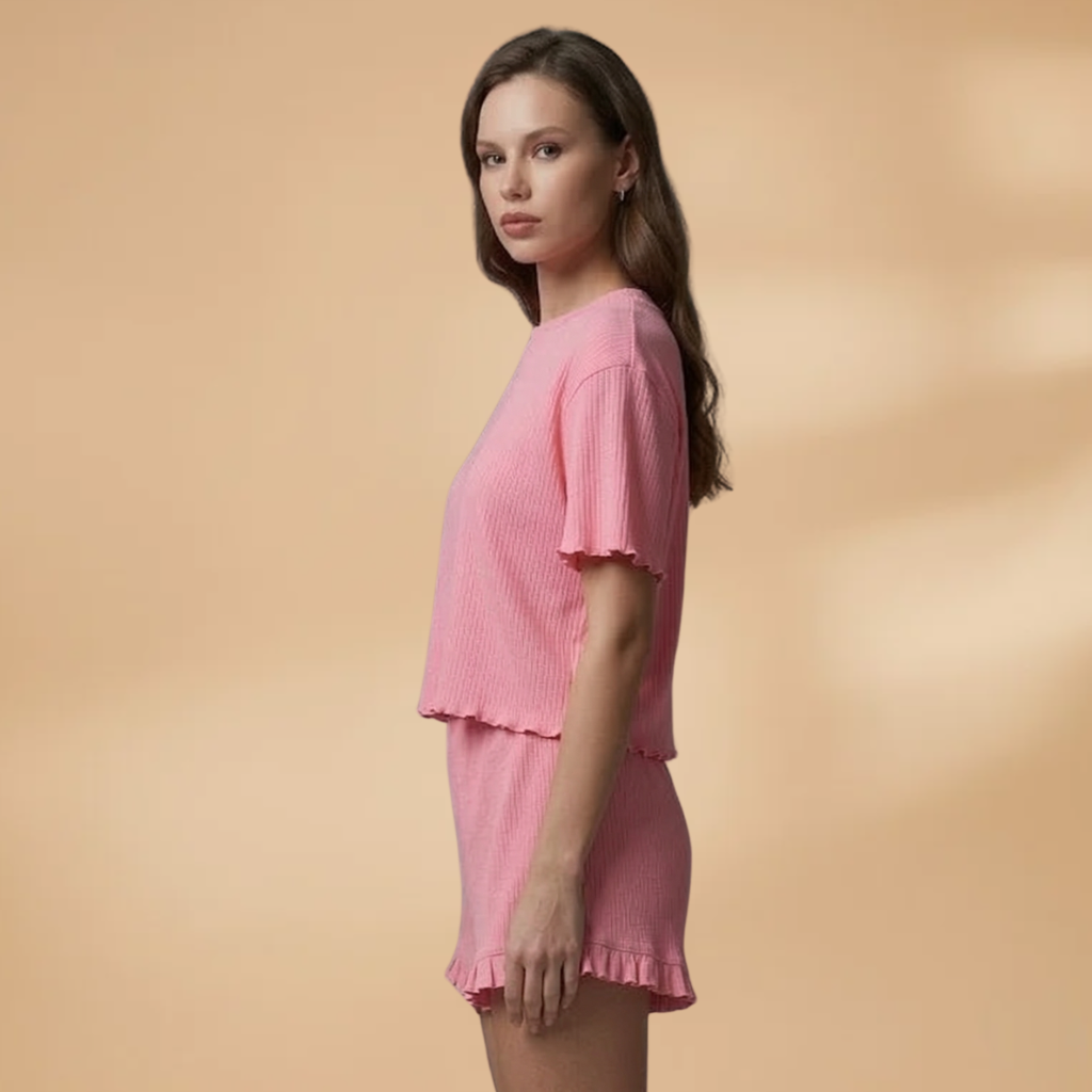 Women’s Loungewear Set with Ruffle Details and Ribbed Surface