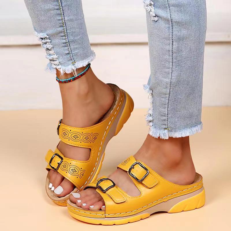 Chic Sandals with Straps for Women