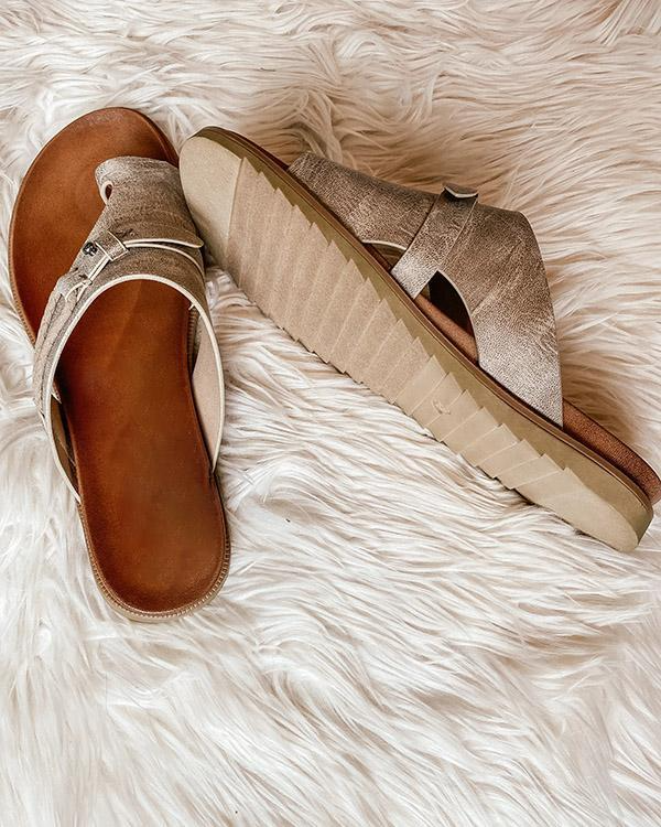 Comfortable and Supportive Open-Toe Sandals with Buckle Design for Women